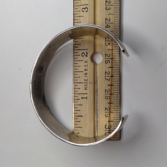 VINTAGE Signed Native American Navajo Sterling Silver Wide Cuff Bracelet - Picture 7 of 16